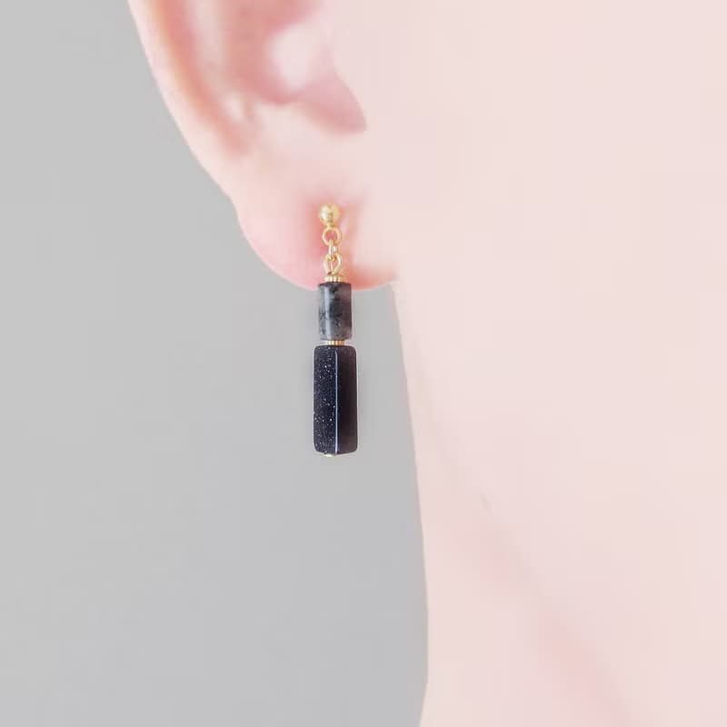 ラルビカイトとブルーゴールドストーンのイヤリング、ピアス