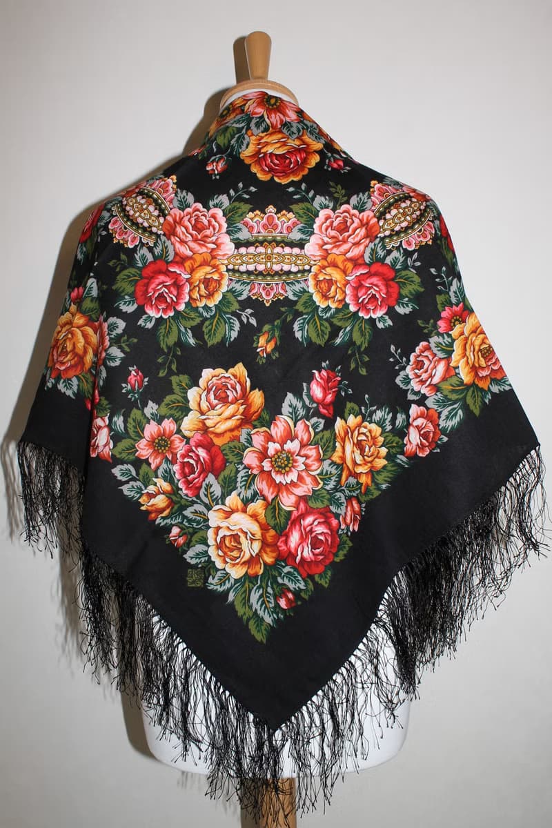 Authentic Pavlovo Posad Russian Shawl Scarf Soft 100% Wool 89x89 cm 1825-18