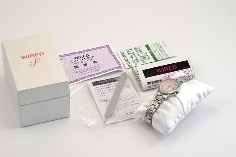 送料無料 SEIKO WIRED ソーラー腕時計 クォーツ 女性用 箱と取扱説明書付き  V137-KXY0 手錶 古董錶 復古手錶 日本直送