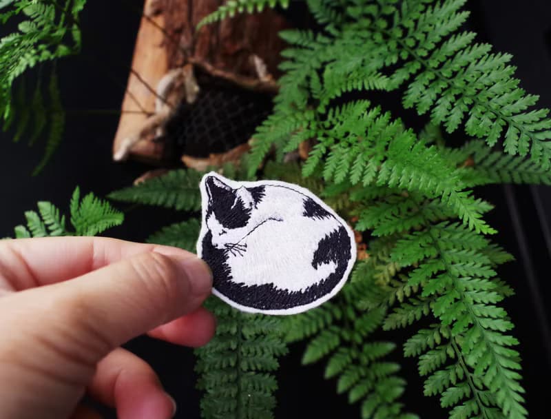 貓 刺繡別針 /刺繡貼(1個) __ 刺繡、聖誕禮物、插畫、免運 cat