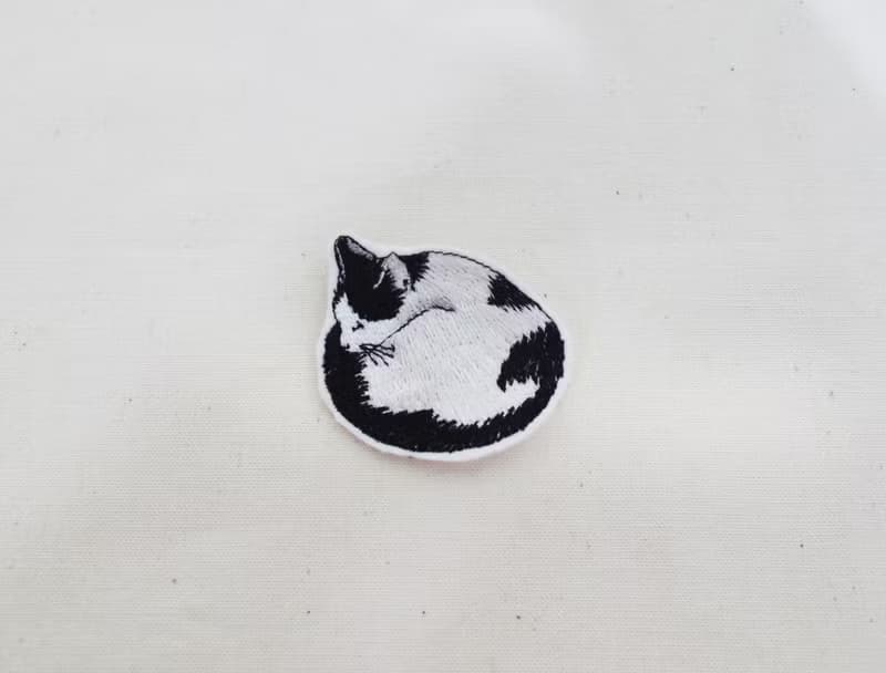 貓 刺繡別針 /刺繡貼(1個) __ 刺繡、聖誕禮物、插畫、免運 cat