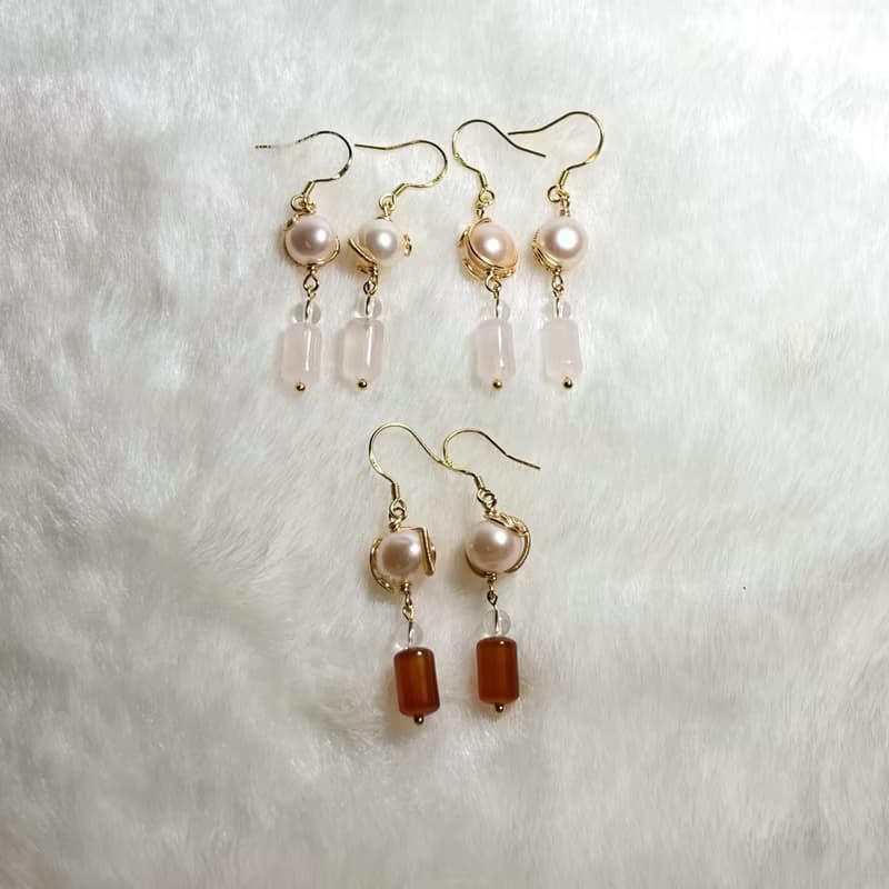 珍珠繞線伴粉水晶、紅瑪瑙耳飾丨優雅系 ‧ 一物一圖 ‧