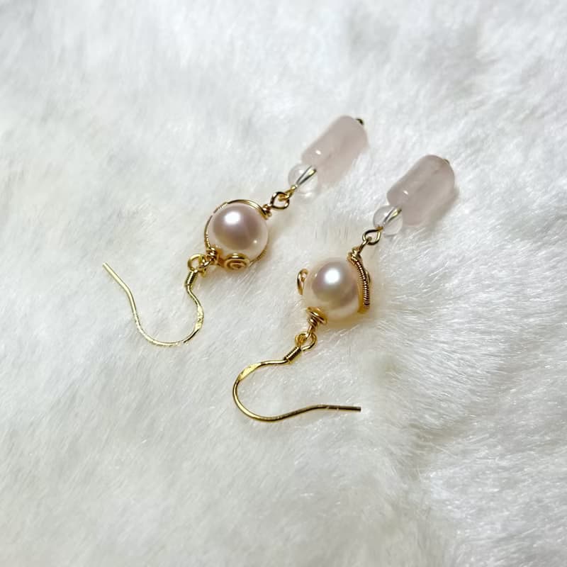 珍珠繞線伴粉水晶、紅瑪瑙耳飾丨優雅系 ‧ 一物一圖 ‧