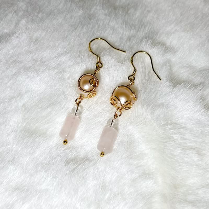 珍珠繞線伴粉水晶、紅瑪瑙耳飾丨優雅系 ‧ 一物一圖 ‧