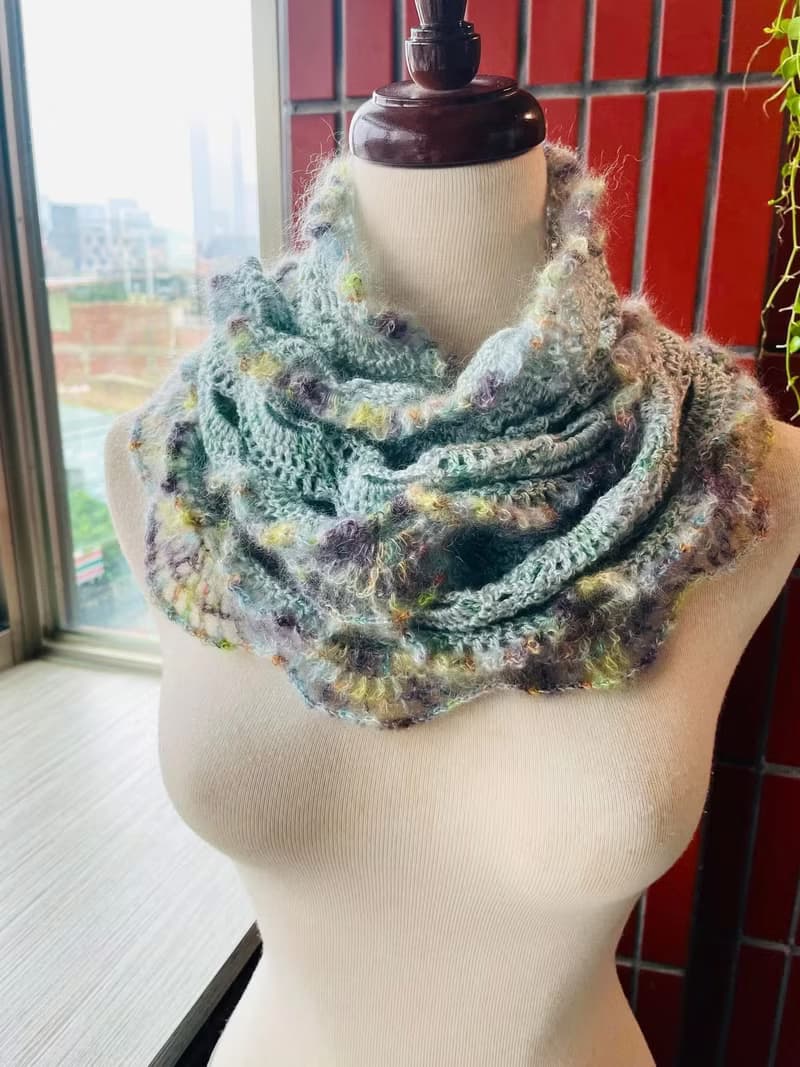 革物製織|手染蠶絲羊毛海披肩圍巾_綠精靈系