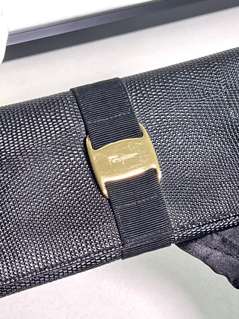 Ferragamo Long Wallet 深藍色錢包長夾小手袋 送肩帶 中古美品
