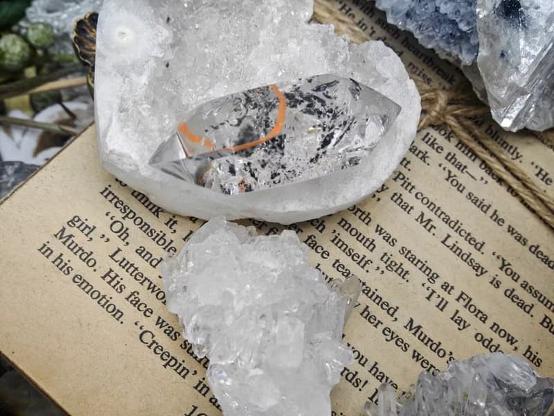 精選優惠|天然雙尖閃靈鑽|打磨閃爍通透|含礦物景觀|可製作飾物