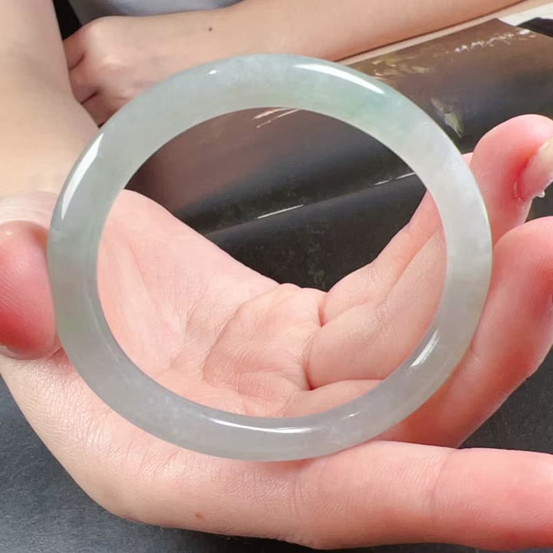 冰種飄綠翡翠貴妃手鐲 | 16.5圍 | 天然緬甸玉翡翠A貨 | 送禮