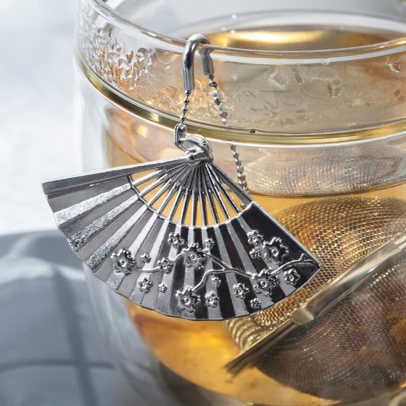 01LIV不銹鋼濾茶器 CHICHI濾茶球 銀色日式扇吊饰附瓷碗 原創設計