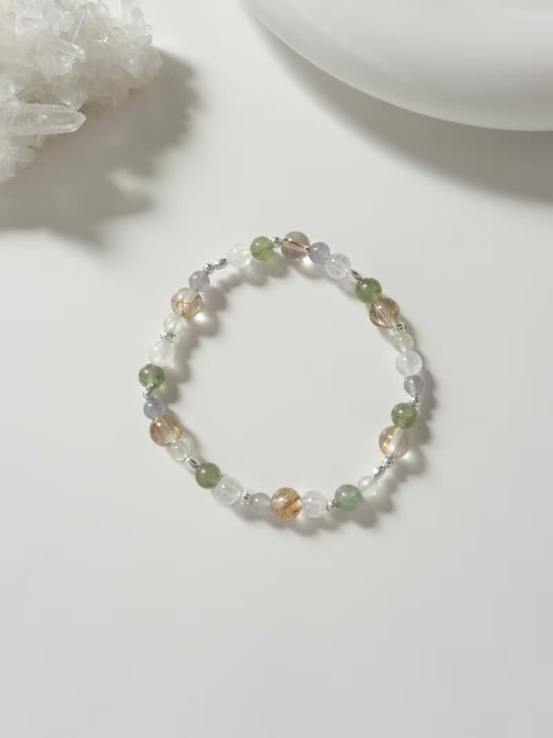 Forest Calm/ 綠磷灰石 鈦晶 堇青石 月光石 葡萄石/水晶手鍊 客