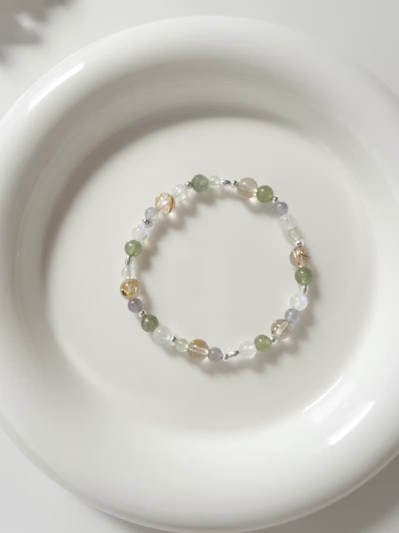 Forest Calm/ 綠磷灰石 鈦晶 堇青石 月光石 葡萄石/水晶手鍊 客