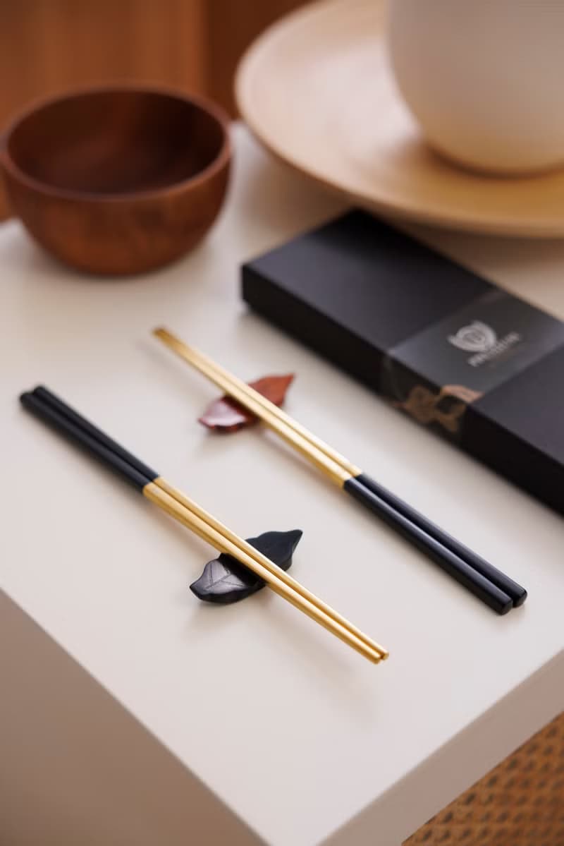 304不鏽鋼筷子套裝- 2對筷子 2個筷子架