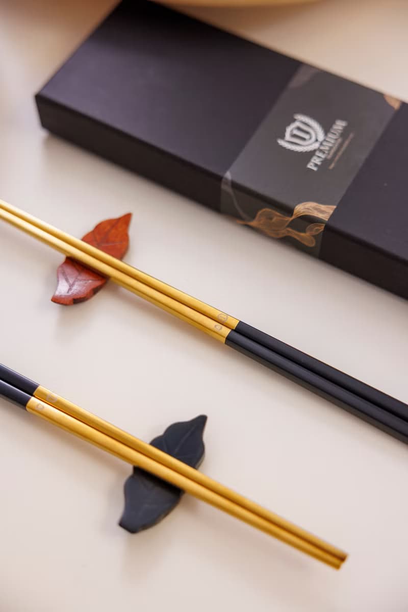 304不鏽鋼筷子套裝- 2對筷子 2個筷子架