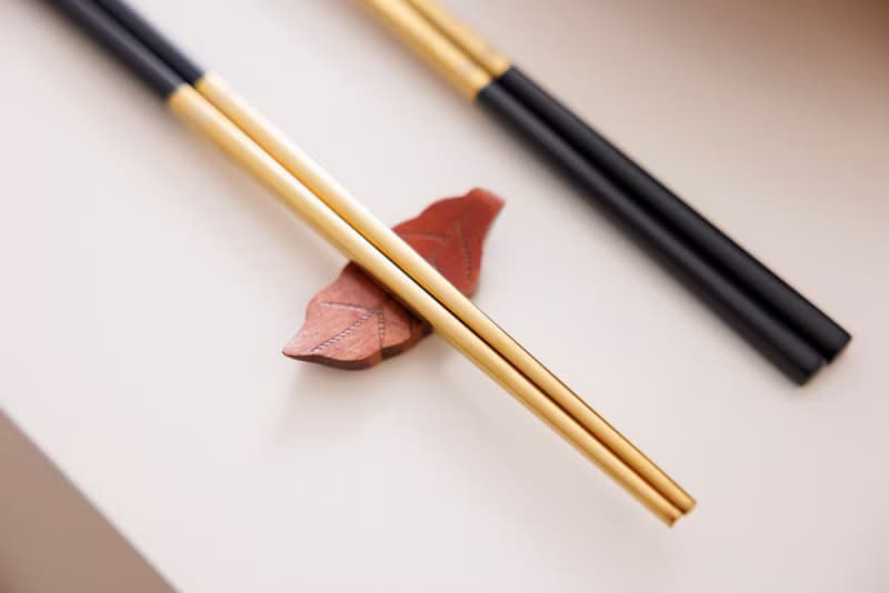 304不鏽鋼筷子套裝- 2對筷子 2個筷子架