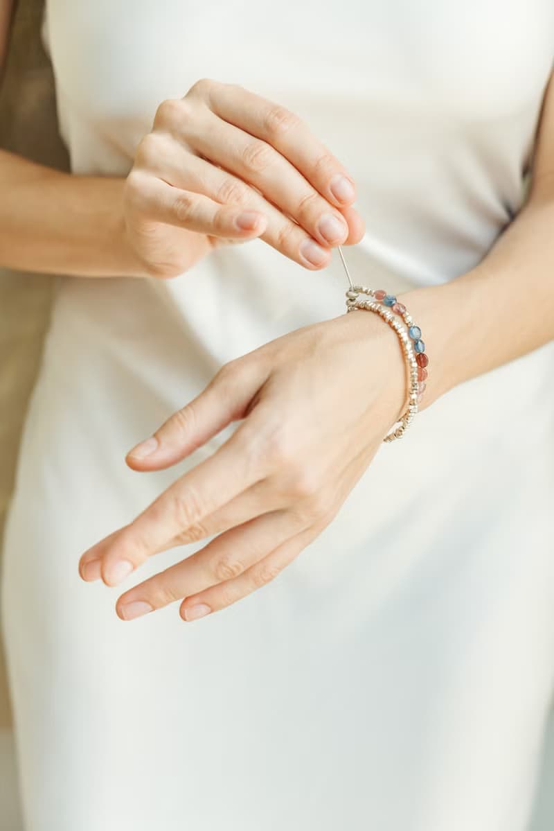 ABOVE THE CLOUDS: Turquoise and silver beads bracelet (B0098)