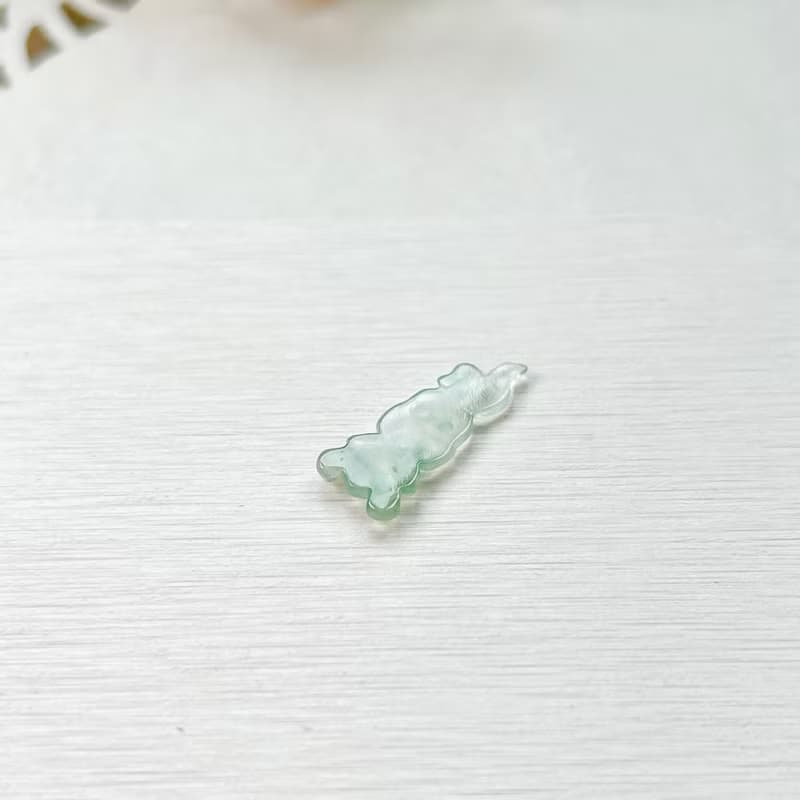 冰種飄綠花翡翠小兔子 | 天然緬甸A貨翡翠 | 送禮
