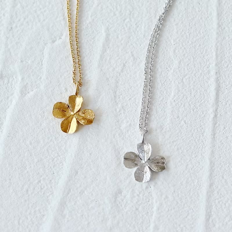 Clover necklace