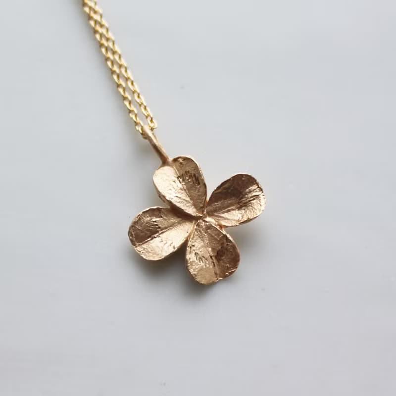 Clover necklace