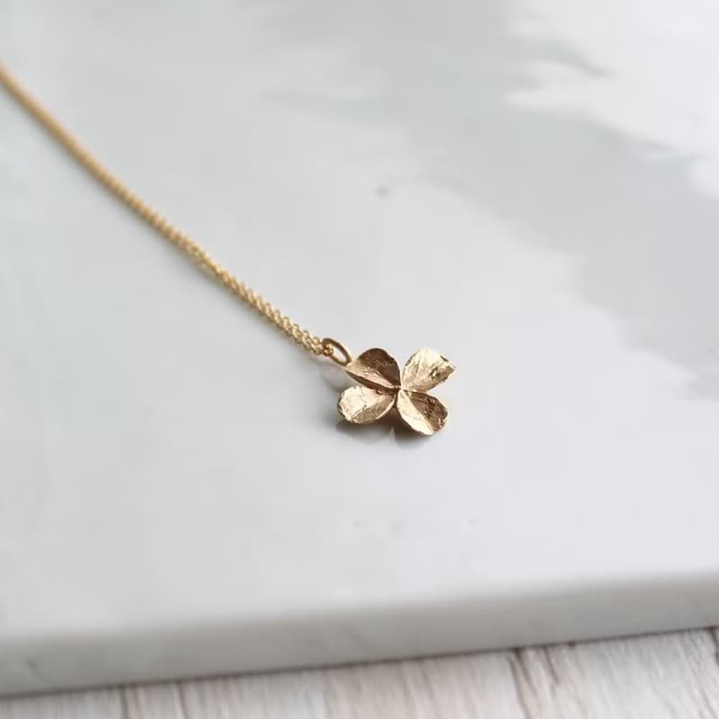 Clover necklace