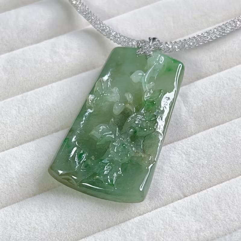 冰種飄綠翡翠巧雕蝶戀花項鍊 | 天然緬甸玉A貨翡翠 | 送禮