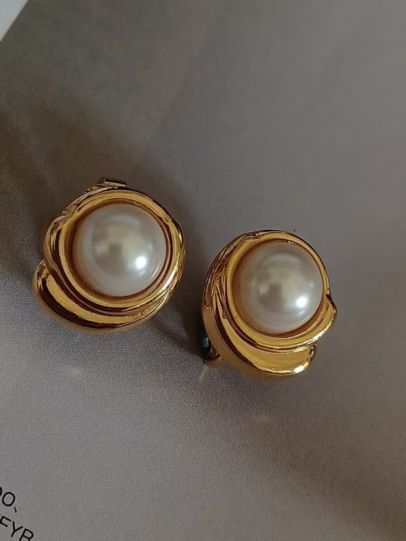 vintage jewelry  秀氣半球形珍珠夾式耳環