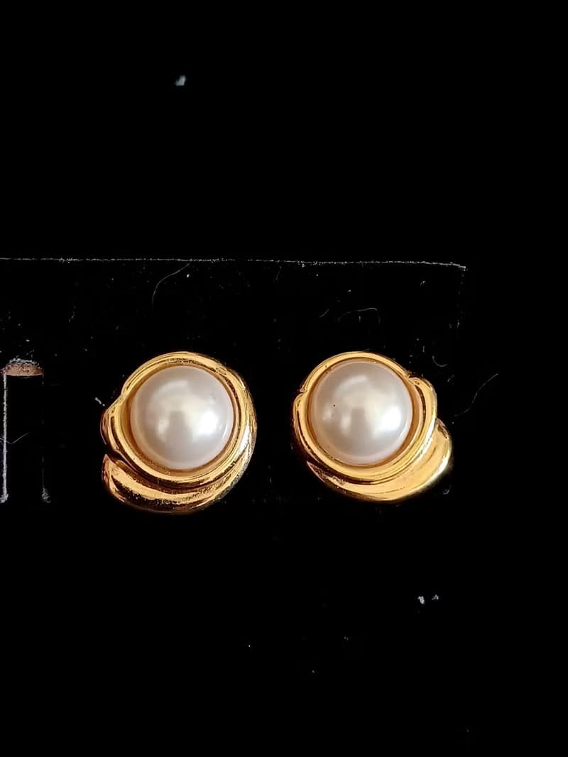 vintage jewelry  秀氣半球形珍珠夾式耳環
