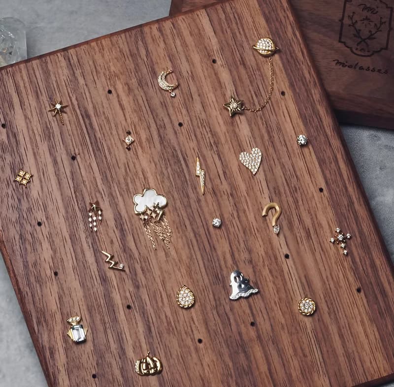 18K 鑽鑽月亮小垂墜耳針 (單耳)