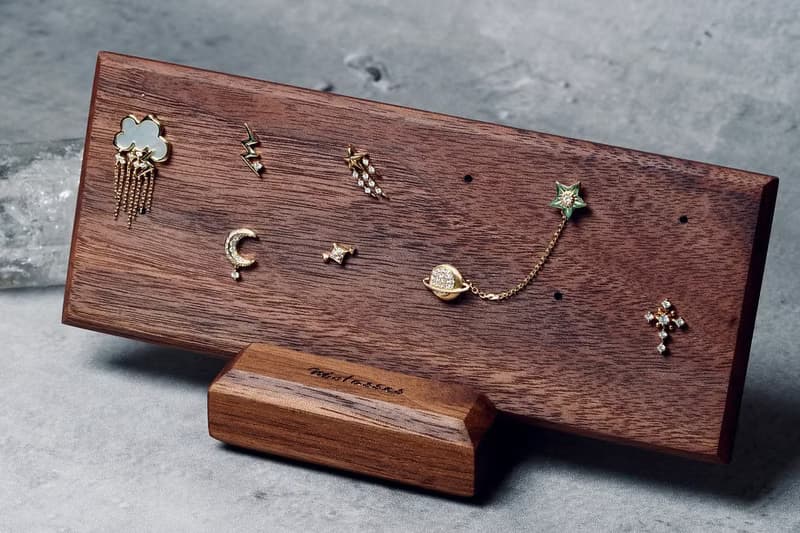 18K 鑽鑽月亮小垂墜耳針 (單耳)