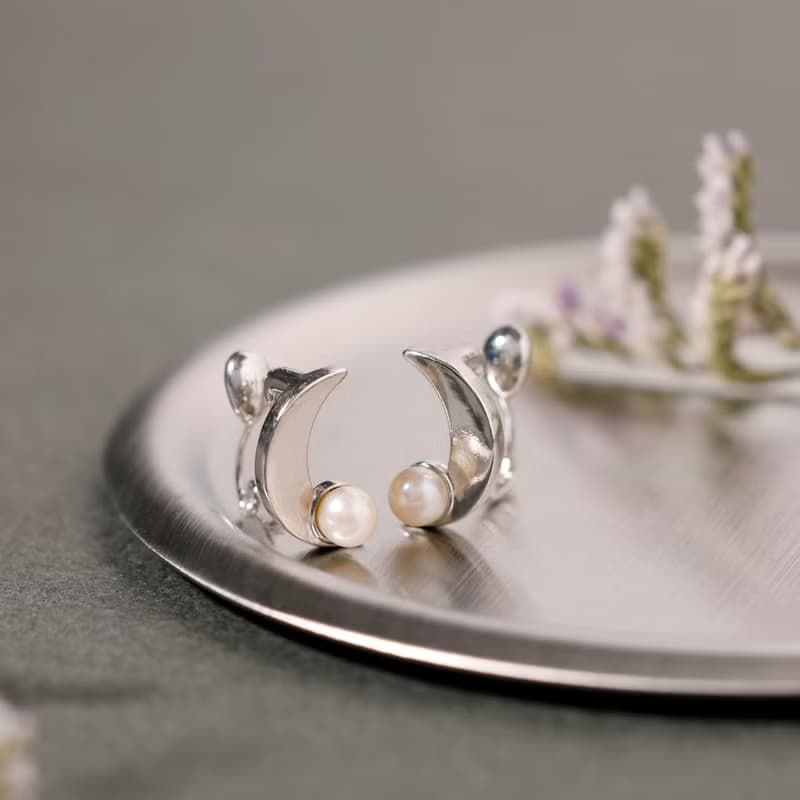【Pinkoi限定商品】luna loop-fit earring SV　ループフィットイヤリング　月　三日月　パール　シルバー