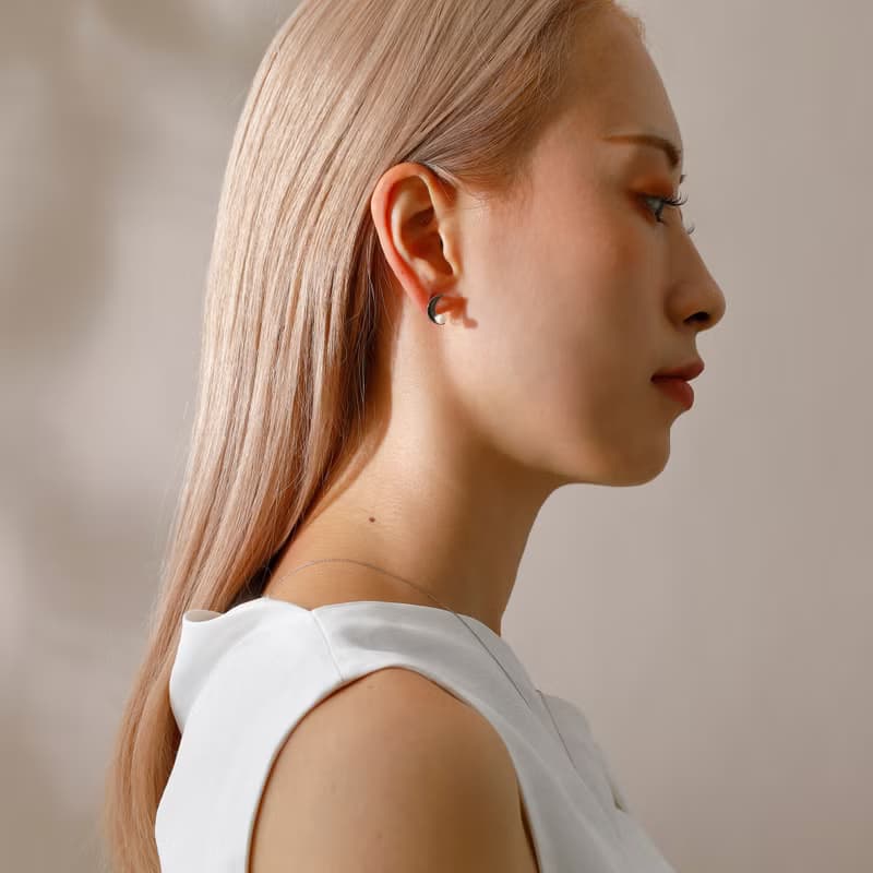 【Pinkoi限定商品】luna loop-fit earring SV　ループフィットイヤリング　月　三日月　パール　シルバー