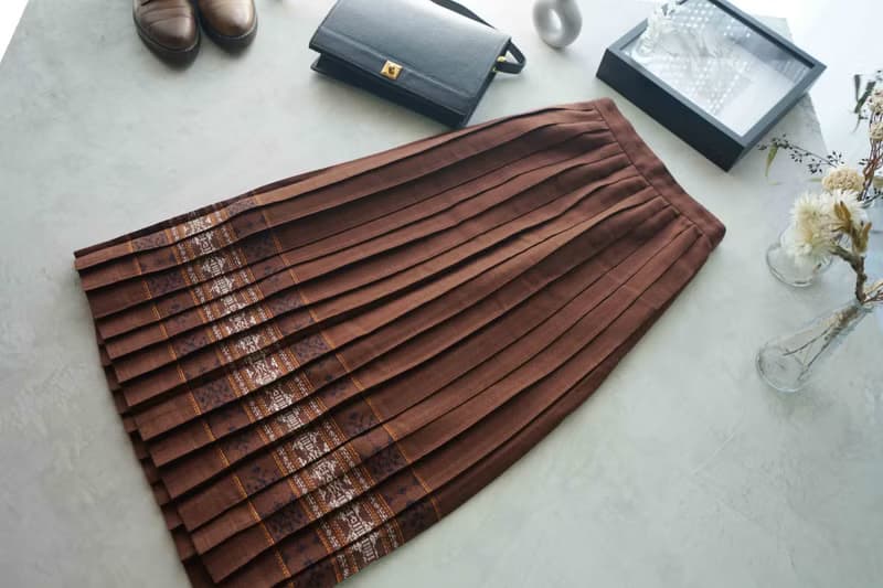 尋寶古著-下擺刺繡緹花咖啡色百摺長裙