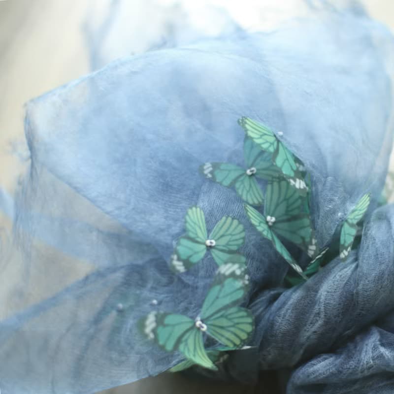 蝴蝶紗片+深淺色皺褶桑蠶絲薄紗雙層圍巾 靛藍 Scarf