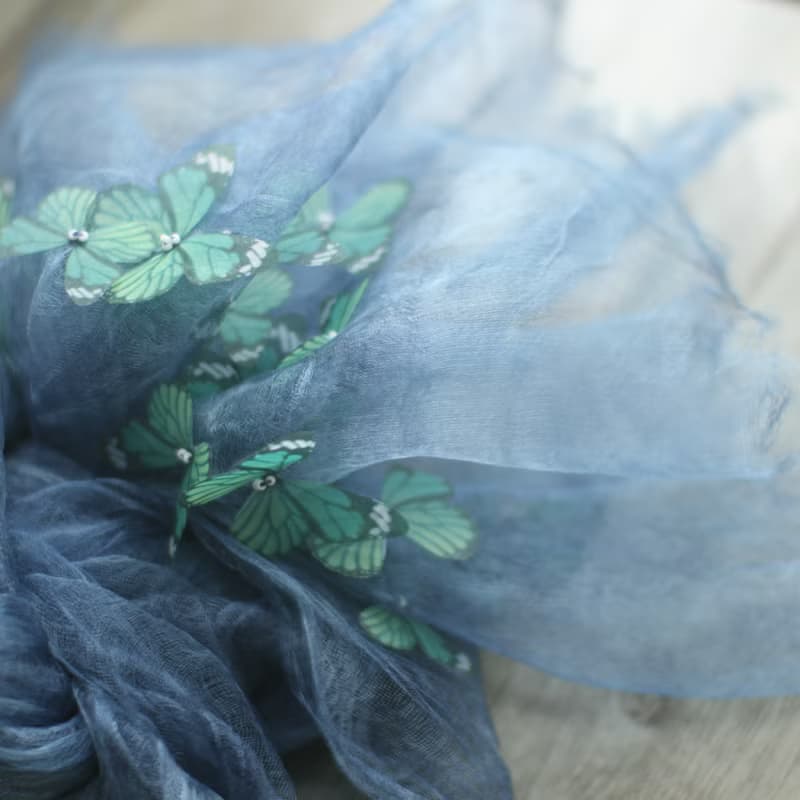 蝴蝶紗片+深淺色皺褶桑蠶絲薄紗雙層圍巾 靛藍 Scarf