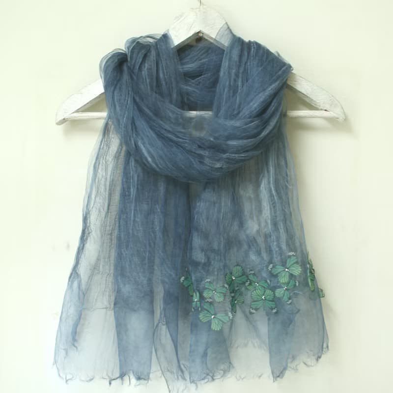 蝴蝶紗片+深淺色皺褶桑蠶絲薄紗雙層圍巾 靛藍 Scarf