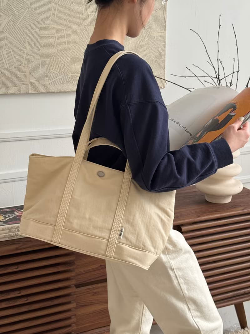 韓國 The Ally | MOLLY BAG (附化妝小包) | 運動包 | 米色