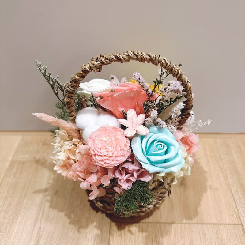 永生花提籃。開幕花禮。喬遷花禮。桌花。探病花籃。入厝花禮