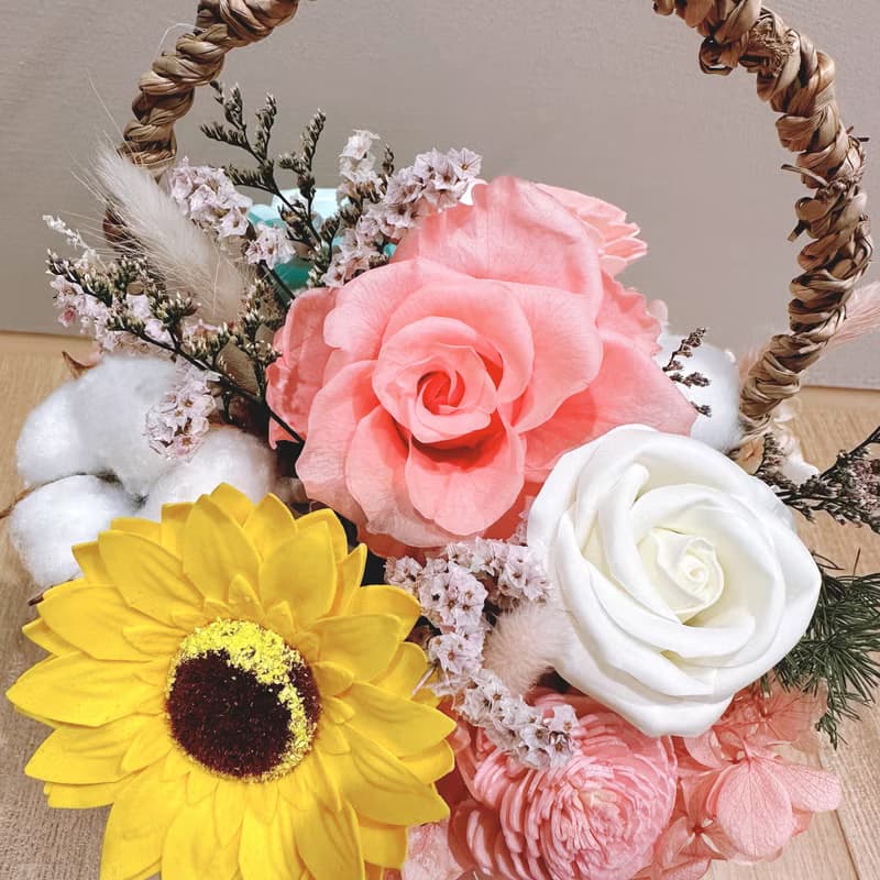 永生花提籃。開幕花禮。喬遷花禮。桌花。探病花籃。入厝花禮
