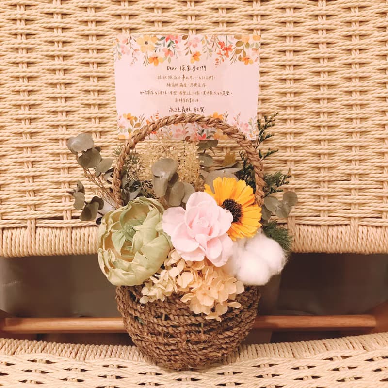 永生花提籃。開幕花禮。喬遷花禮。桌花。探病花籃。入厝花禮