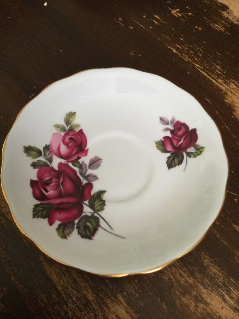 Queen Anne 紅玫瑰小茶碟