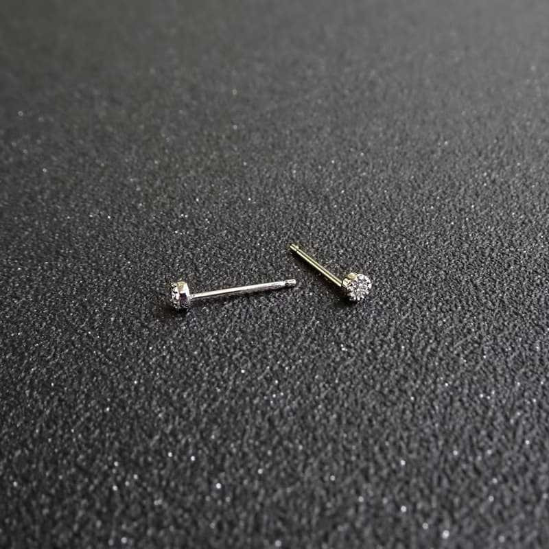 迷你天然鑽石 珠邊包鑲 純 18K 白金耳釘耳環