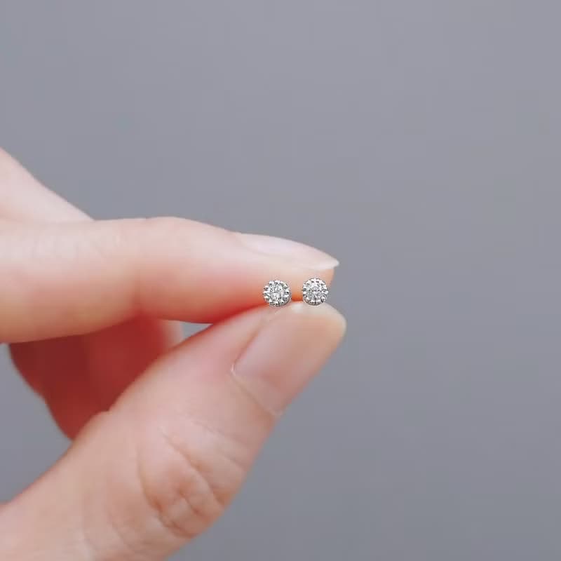 迷你天然鑽石 珠邊包鑲 純 18K 白金耳釘耳環