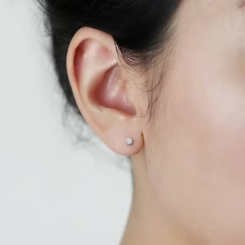 迷你天然鑽石 珠邊包鑲 純 18K 白金耳釘耳環