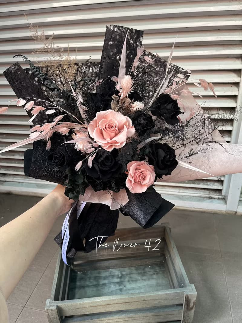 /The flower 42 情人節永生黑粉花束大