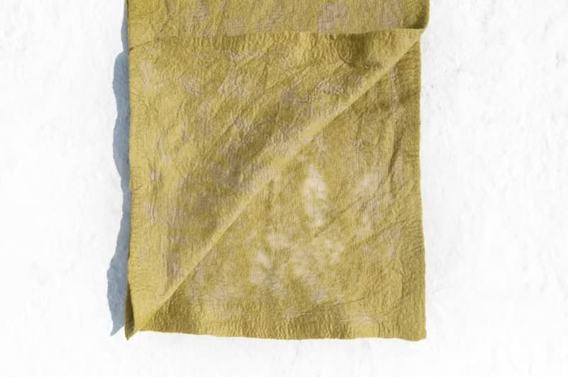 手工羊毛氈絲巾/濕氈絲巾/水彩藝術感圍巾/羊毛圍巾-綠色漸層草皮