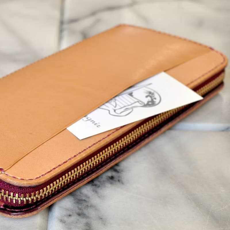 収納性抜群のラウンドファスナー長財布　No.8　ブッテーロ