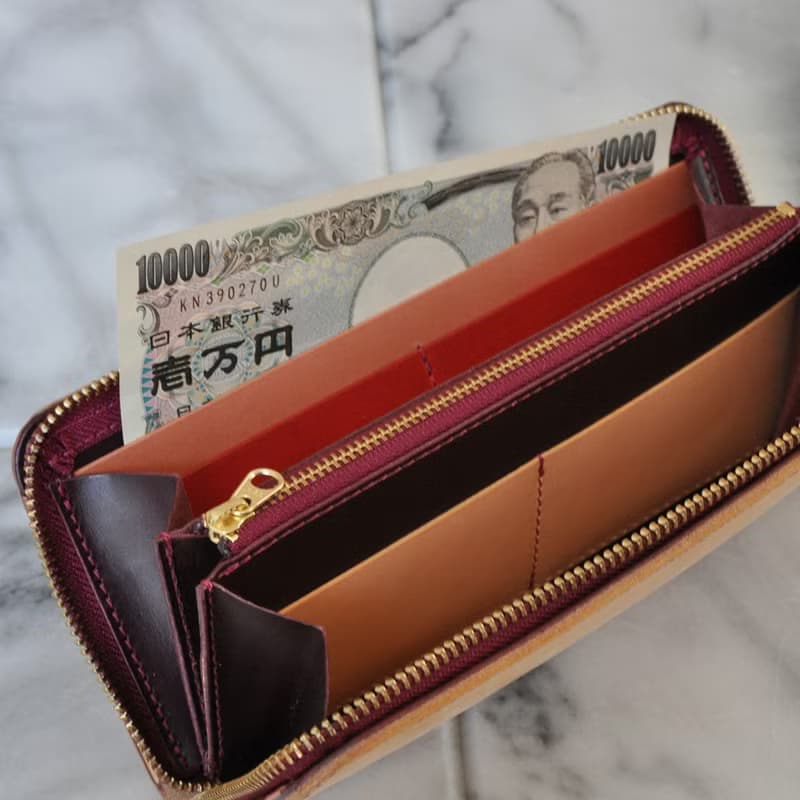 収納性抜群のラウンドファスナー長財布　No.8　ブッテーロ