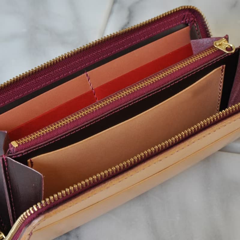 収納性抜群のラウンドファスナー長財布　No.8　ブッテーロ