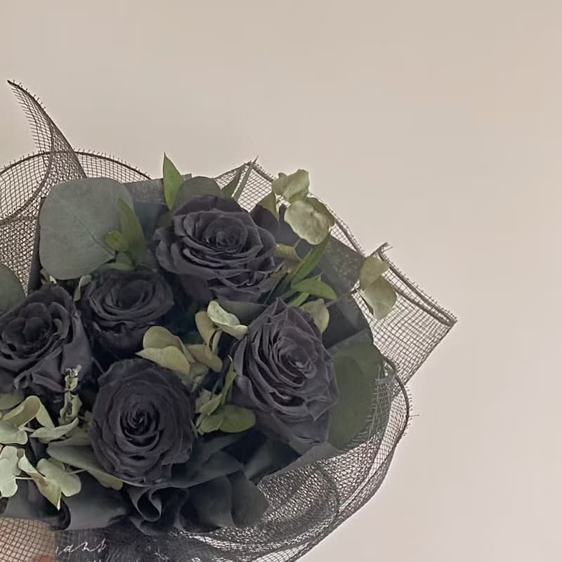 森林感黑玫瑰 情人節花束 畢業花束 生日禮物 永生花 韓式綁花