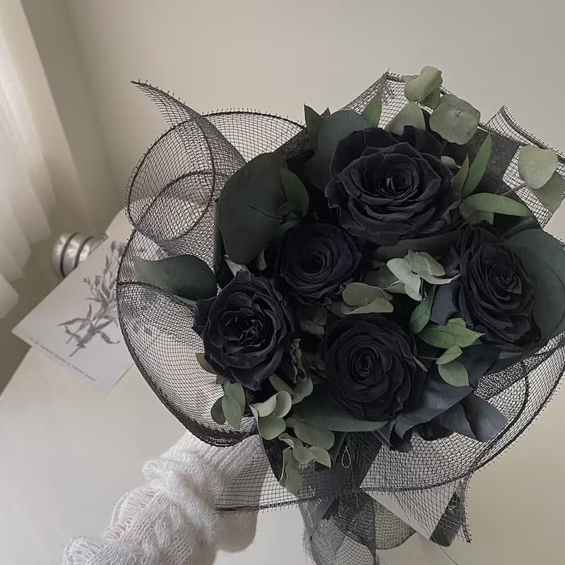 森林感黑玫瑰 情人節花束 畢業花束 生日禮物 永生花 韓式綁花
