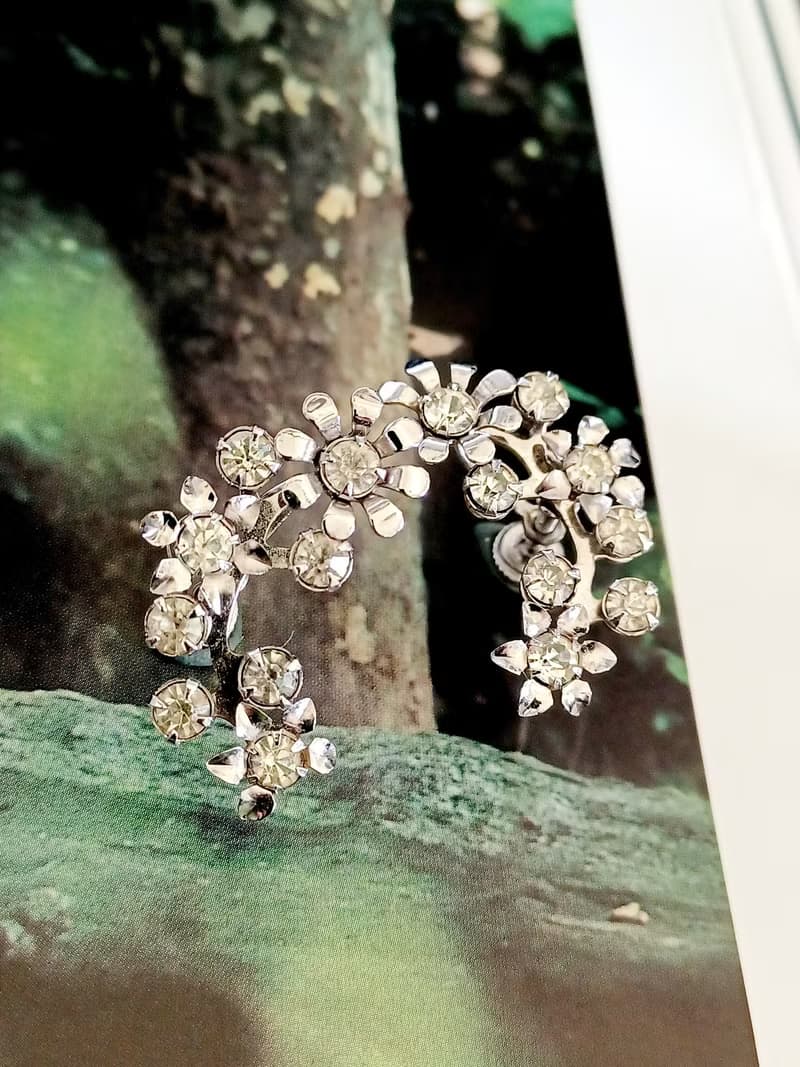 vintage jewelry 典雅亮銀攀枝萊茵花卉 夾式耳環